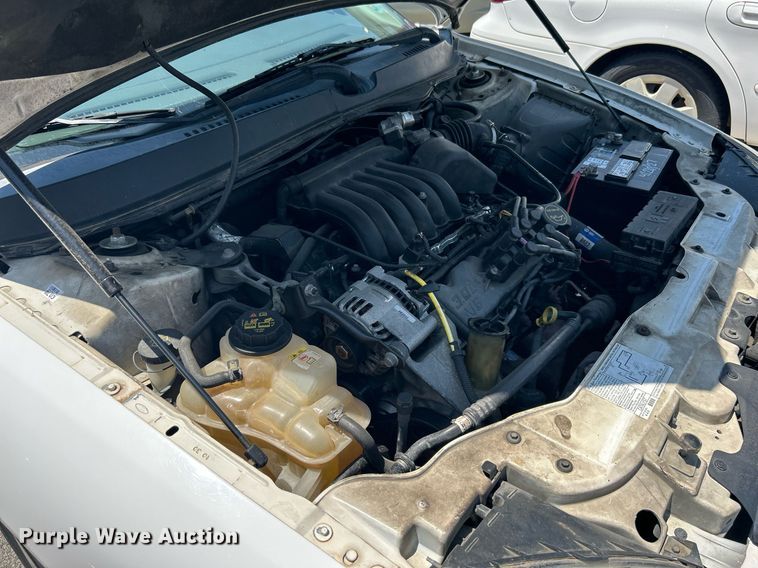 image for item LE9576 2003 Ford Taurus