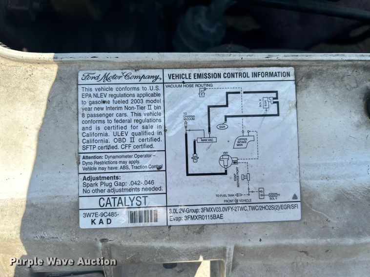 image for item LE9576 2003 Ford Taurus