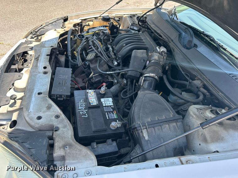 image for item LE9576 2003 Ford Taurus