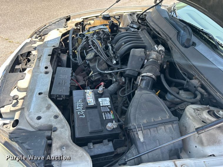 image for item LE9576 2003 Ford Taurus