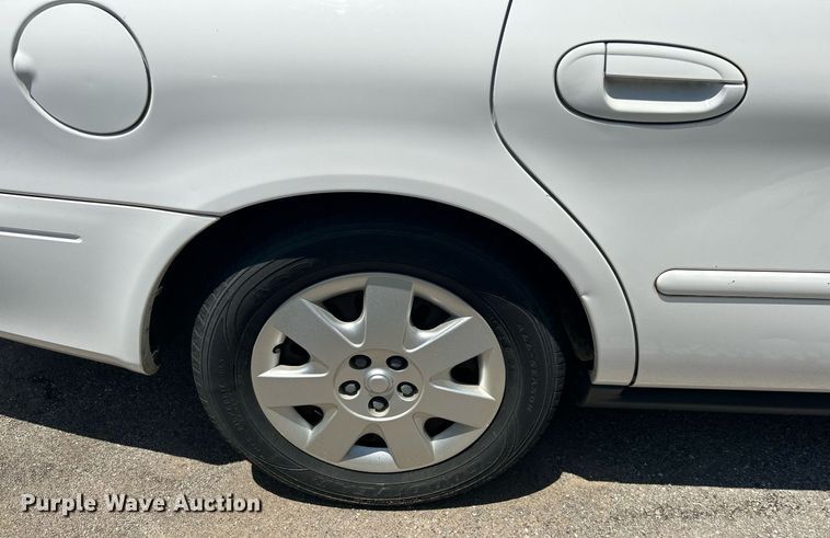 image for item LE9576 2003 Ford Taurus