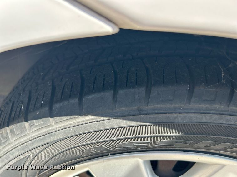 image for item LE9576 2003 Ford Taurus