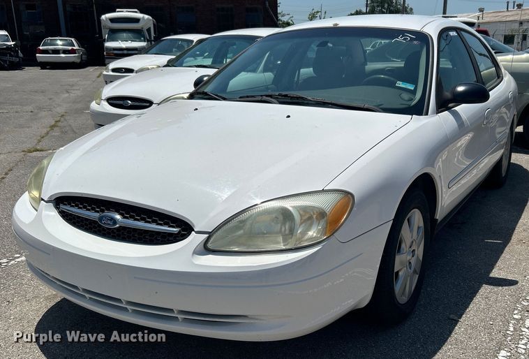 image for item LE9577 2003 Ford Taurus