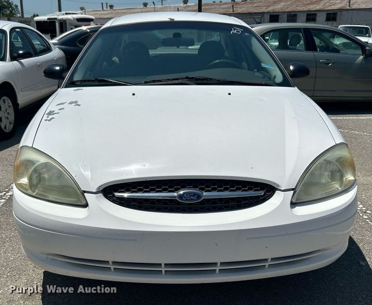 image for item LE9577 2003 Ford Taurus