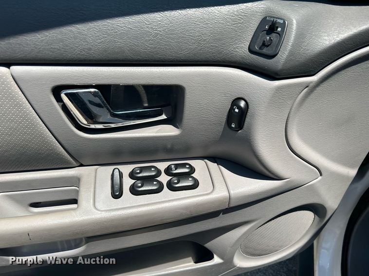 image for item LE9577 2003 Ford Taurus