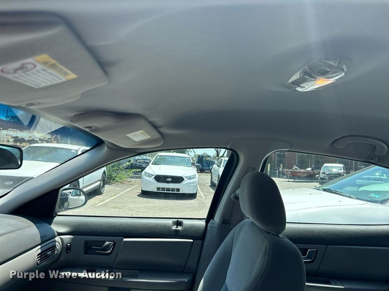 image for item LE9577 2003 Ford Taurus