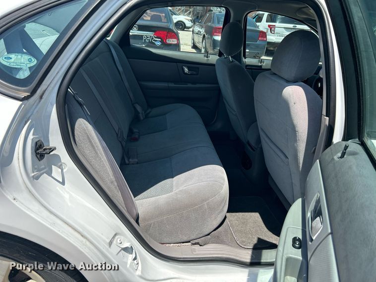 image for item LE9577 2003 Ford Taurus