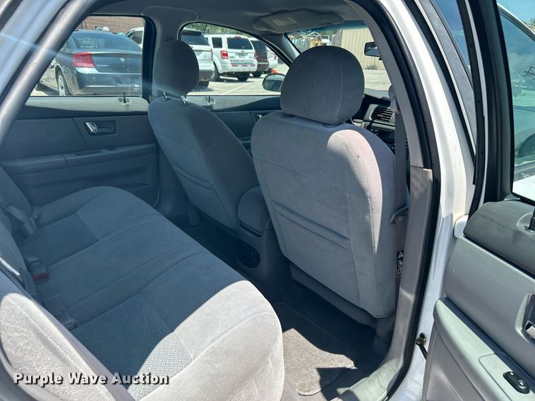 image for item LE9577 2003 Ford Taurus