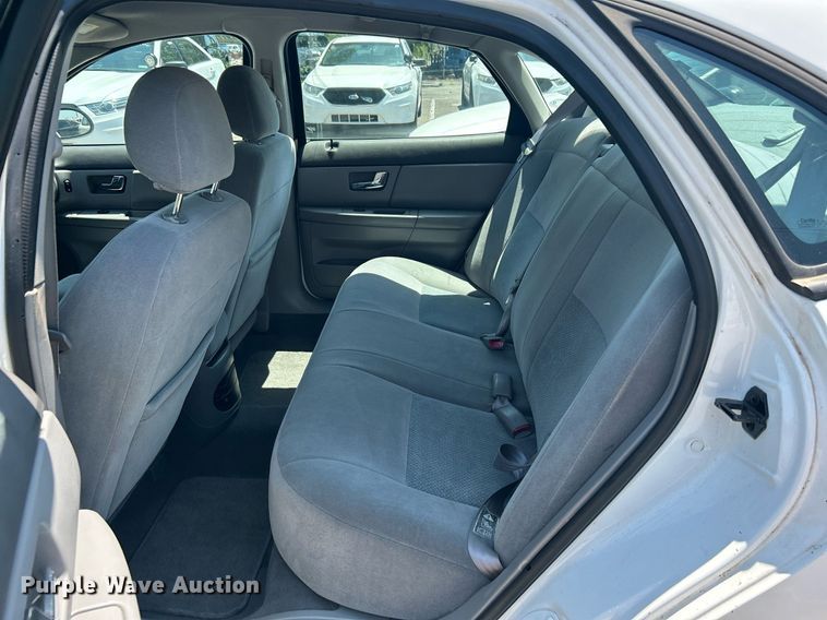 image for item LE9577 2003 Ford Taurus