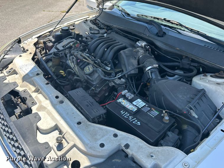 image for item LE9577 2003 Ford Taurus