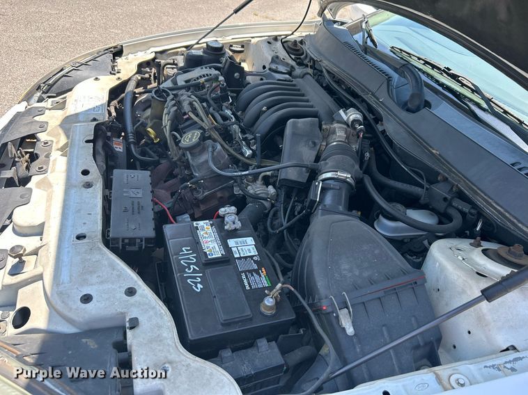 image for item LE9577 2003 Ford Taurus