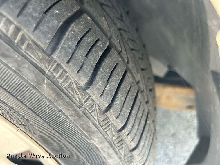 image for item LE9577 2003 Ford Taurus