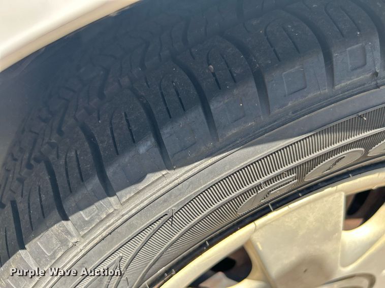 image for item LE9577 2003 Ford Taurus