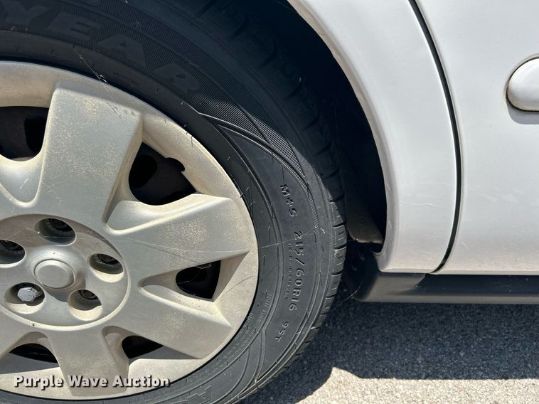 image for item LE9577 2003 Ford Taurus