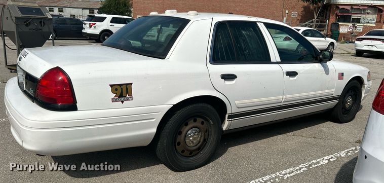 image for item LE9579 2011 Ford Crown Victoria Police Interceptor