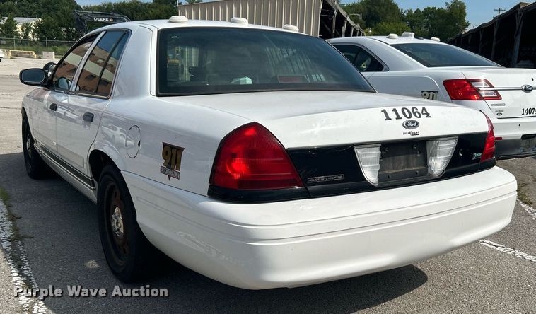 image for item LE9579 2011 Ford Crown Victoria Police Interceptor