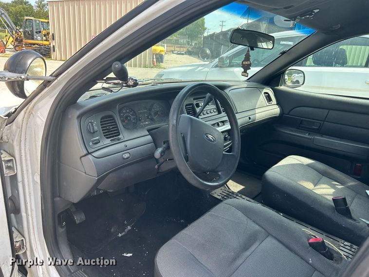 image for item LE9579 2011 Ford Crown Victoria Police Interceptor
