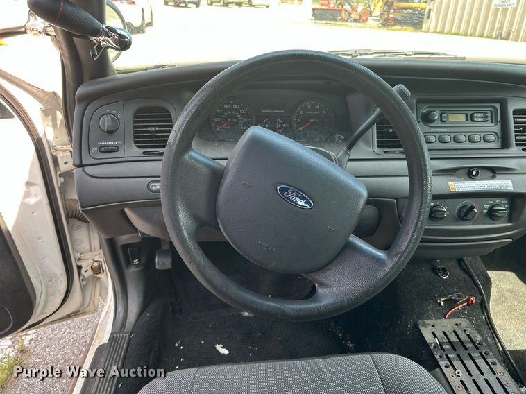 image for item LE9579 2011 Ford Crown Victoria Police Interceptor