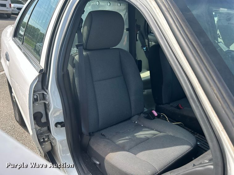 image for item LE9579 2011 Ford Crown Victoria Police Interceptor