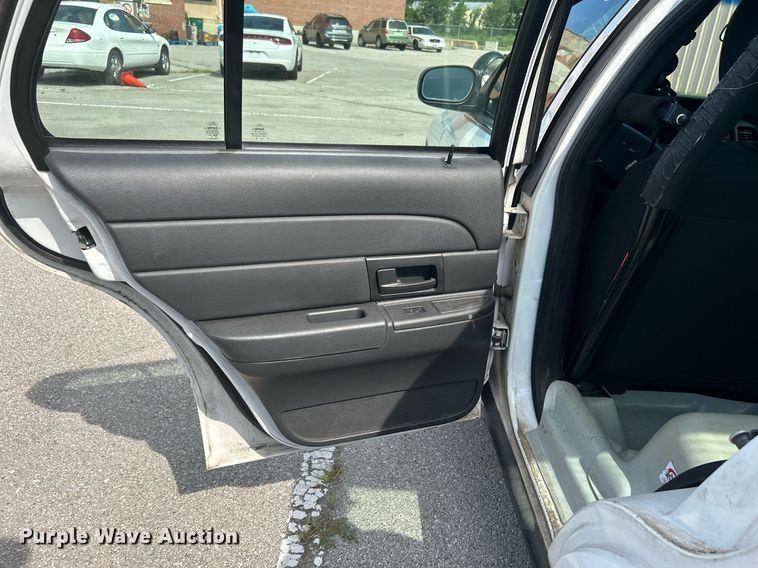 image for item LE9579 2011 Ford Crown Victoria Police Interceptor