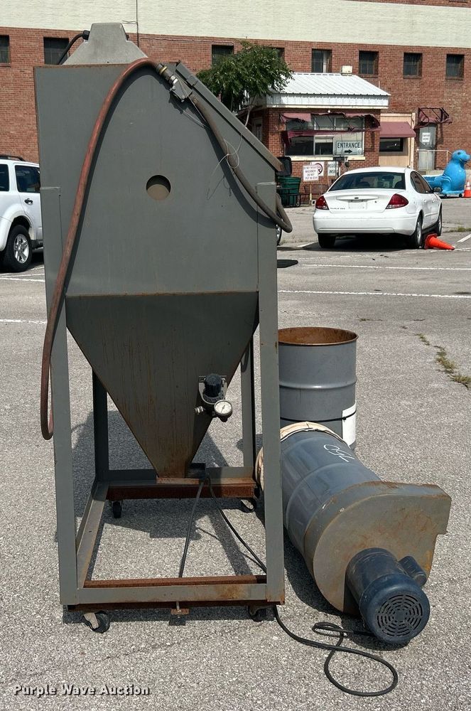 image for item LE9580 Econoline  sand blaster