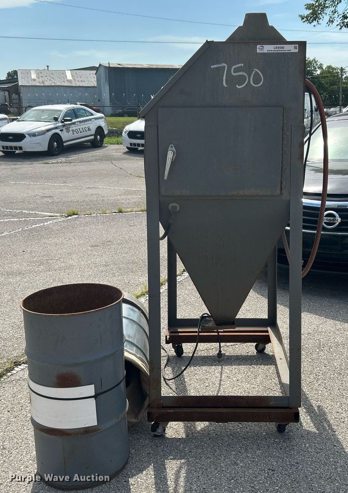 image for item LE9580 Econoline  sand blaster