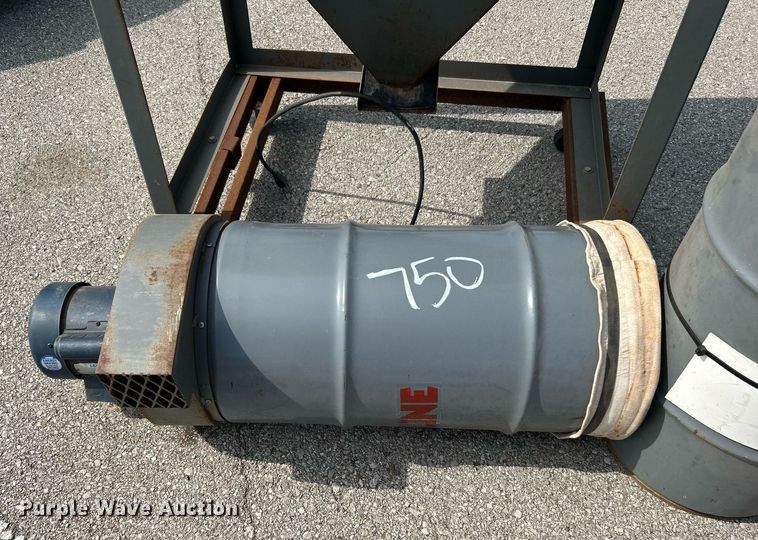 image for item LE9580 Econoline  sand blaster