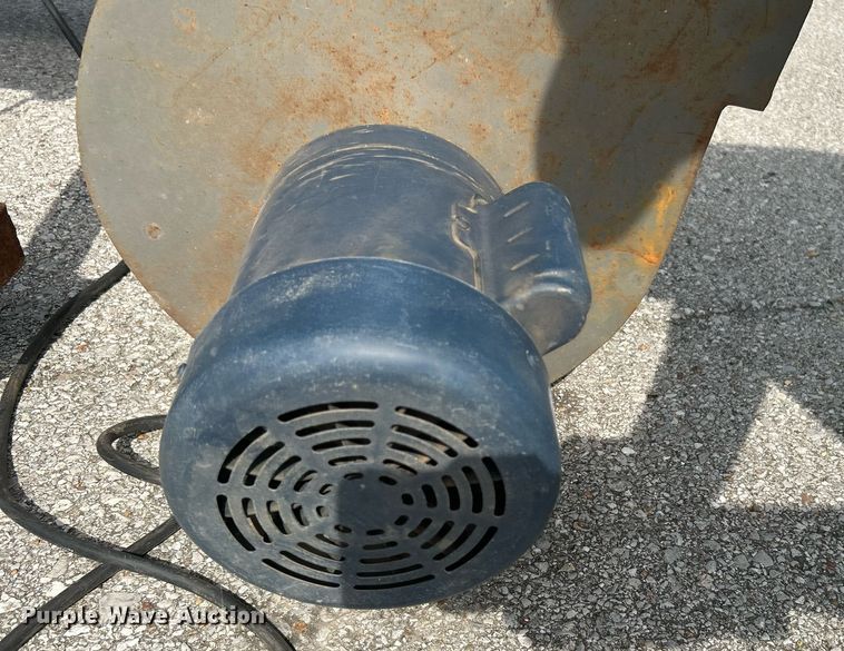 image for item LE9580 Econoline  sand blaster