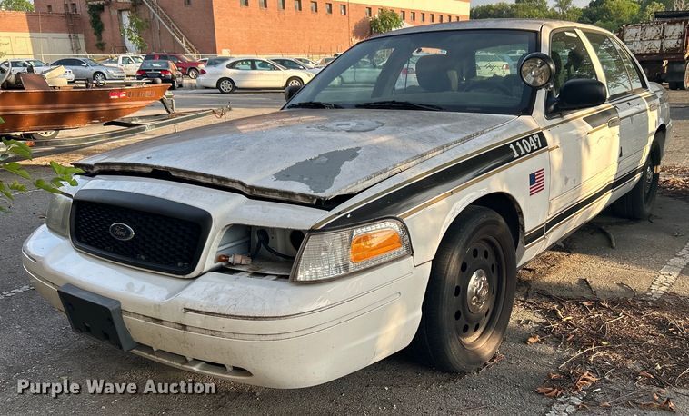 image for item LE9587 2011 Ford Crown Victoria Police Interceptor