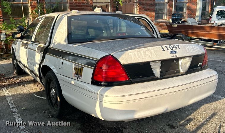 image for item LE9587 2011 Ford Crown Victoria Police Interceptor