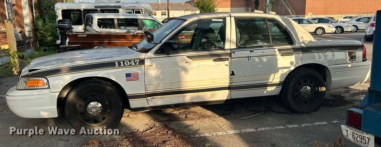 image for item LE9587 2011 Ford Crown Victoria Police Interceptor