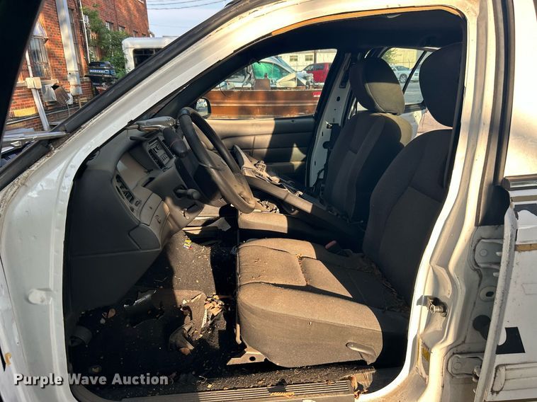 image for item LE9587 2011 Ford Crown Victoria Police Interceptor