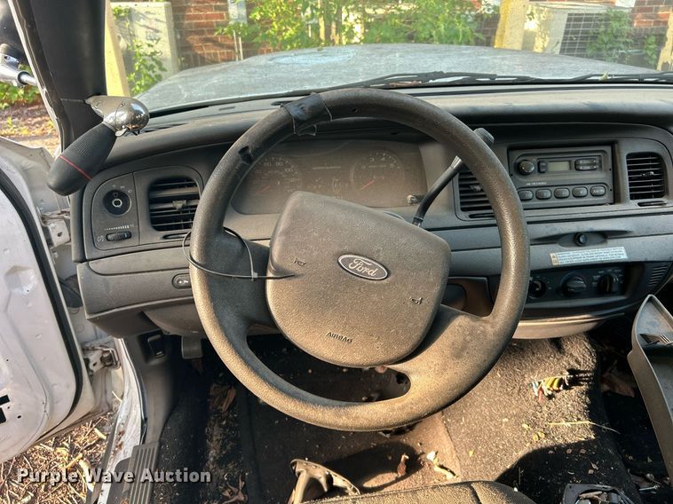 image for item LE9587 2011 Ford Crown Victoria Police Interceptor