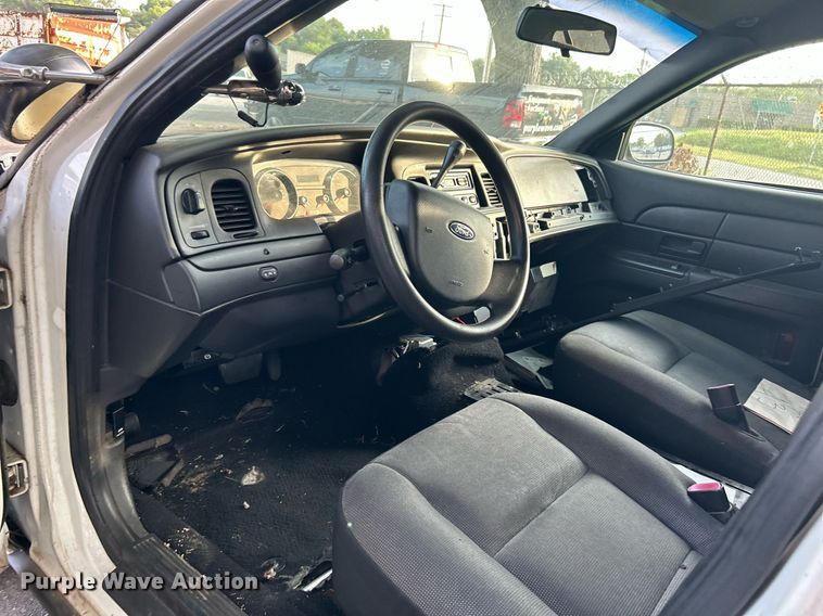 image for item LE9588 2011 Ford Crown Victoria Police Interceptor