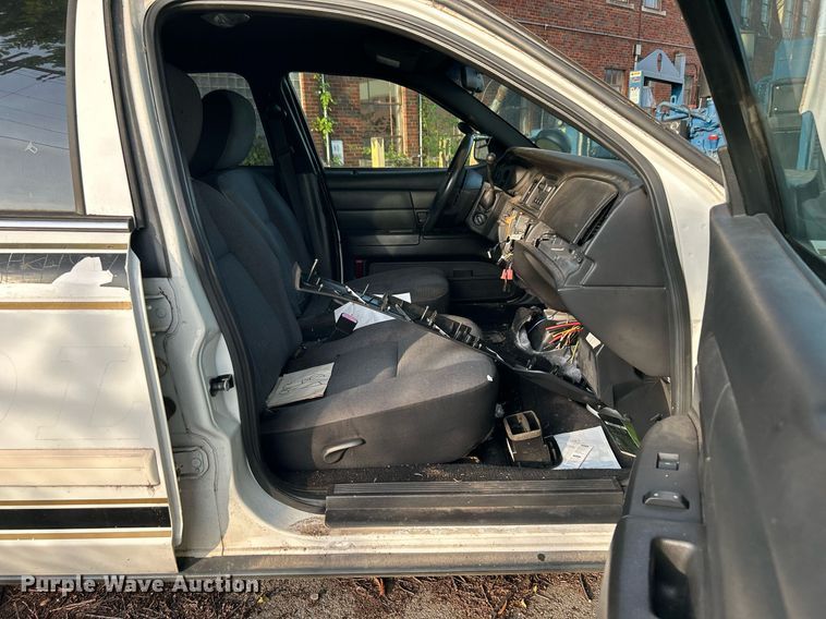 image for item LE9588 2011 Ford Crown Victoria Police Interceptor