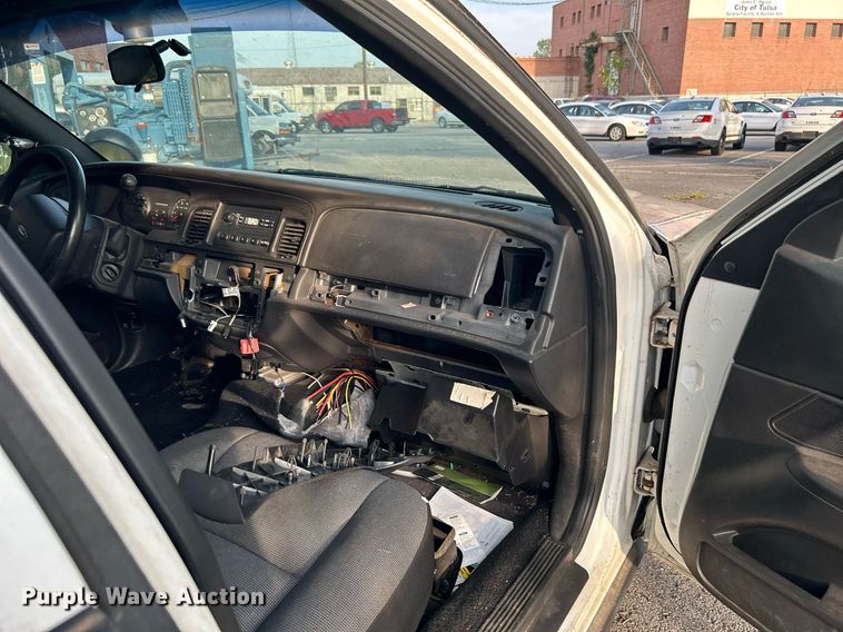 image for item LE9588 2011 Ford Crown Victoria Police Interceptor