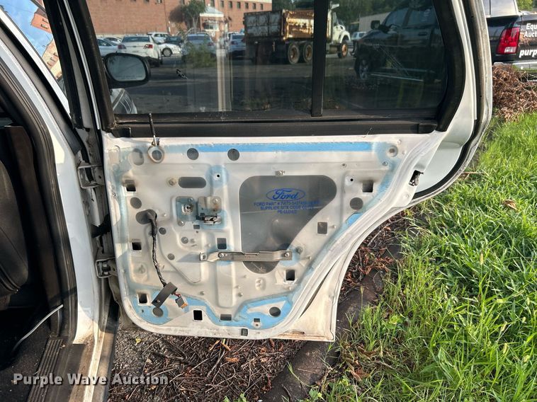 image for item LE9588 2011 Ford Crown Victoria Police Interceptor