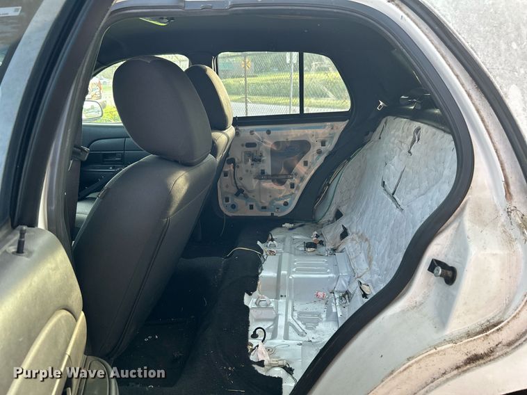 image for item LE9588 2011 Ford Crown Victoria Police Interceptor