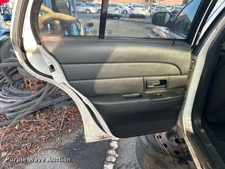 image for item LE9588 2011 Ford Crown Victoria Police Interceptor