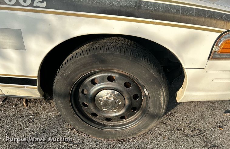 image for item LE9588 2011 Ford Crown Victoria Police Interceptor