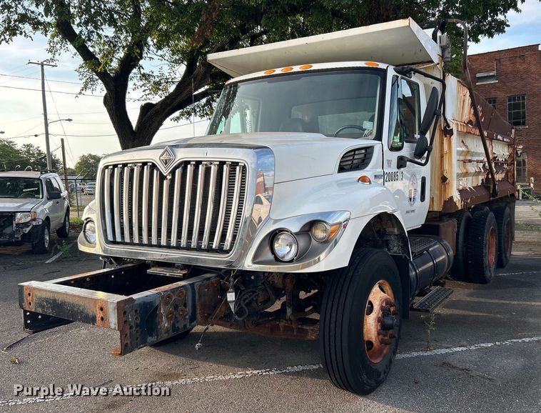 image for item LE9589 2008 International 7400  dump truck