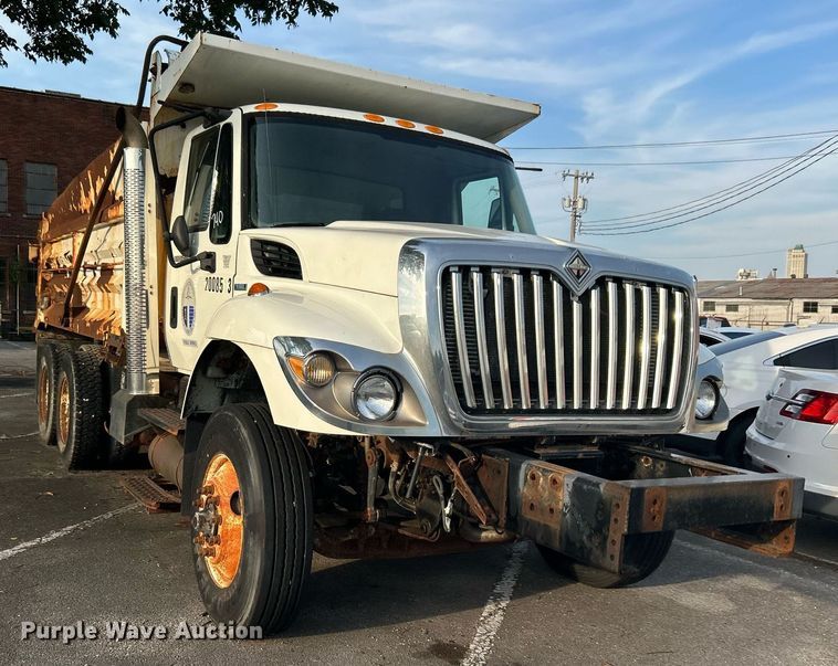 image for item LE9589 2008 International 7400  dump truck