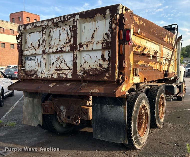 image for item LE9589 2008 International 7400  dump truck