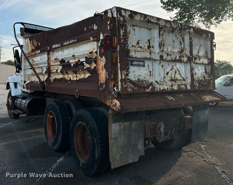 image for item LE9589 2008 International 7400  dump truck