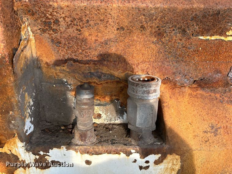 image for item LE9589 2008 International 7400  dump truck