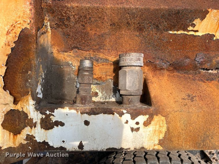 image for item LE9589 2008 International 7400  dump truck