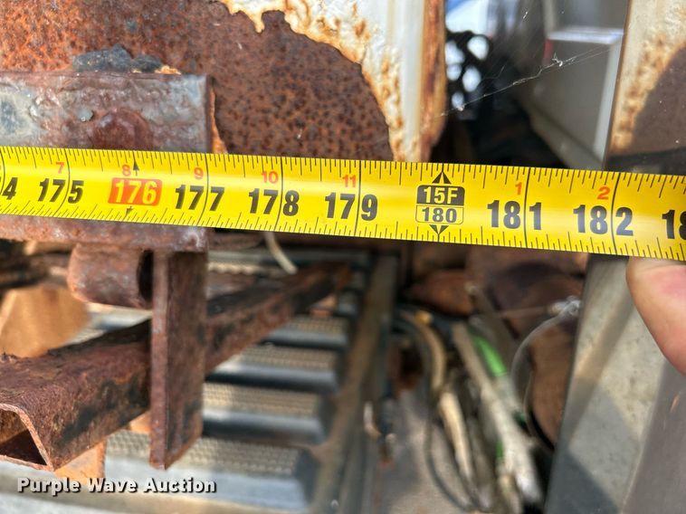 image for item LE9589 2008 International 7400  dump truck