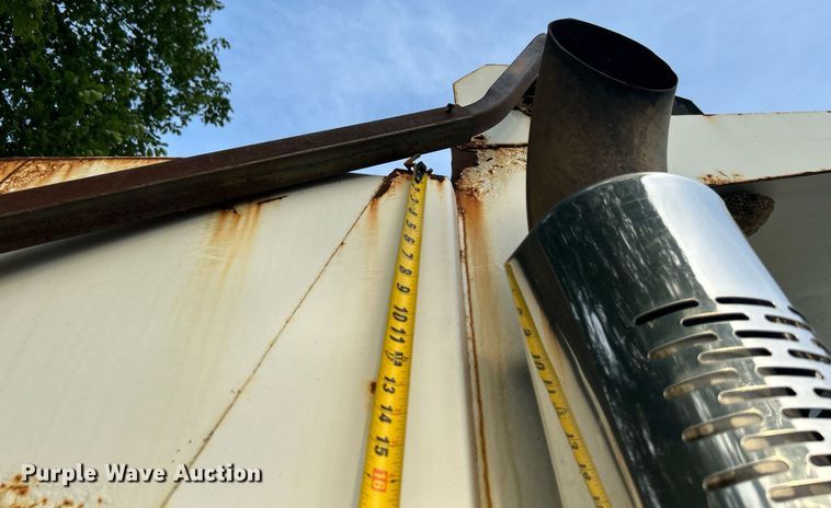 image for item LE9589 2008 International 7400  dump truck