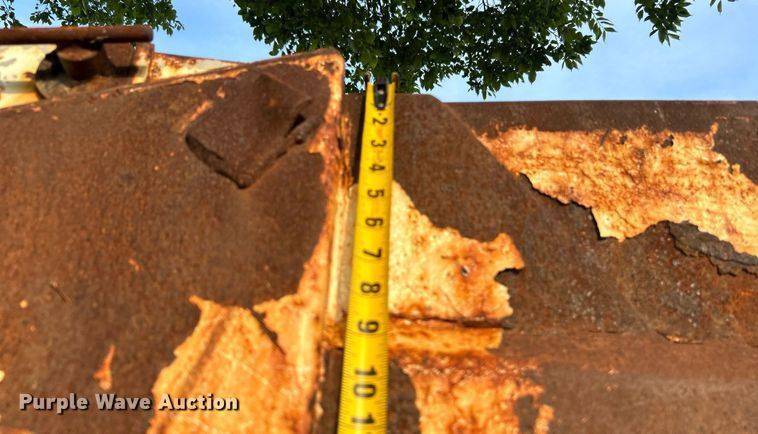 image for item LE9589 2008 International 7400  dump truck