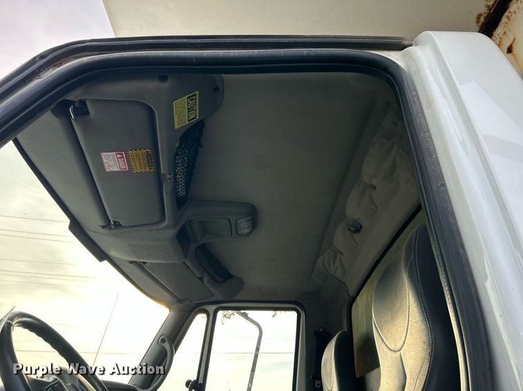 image for item LE9589 2008 International 7400  dump truck